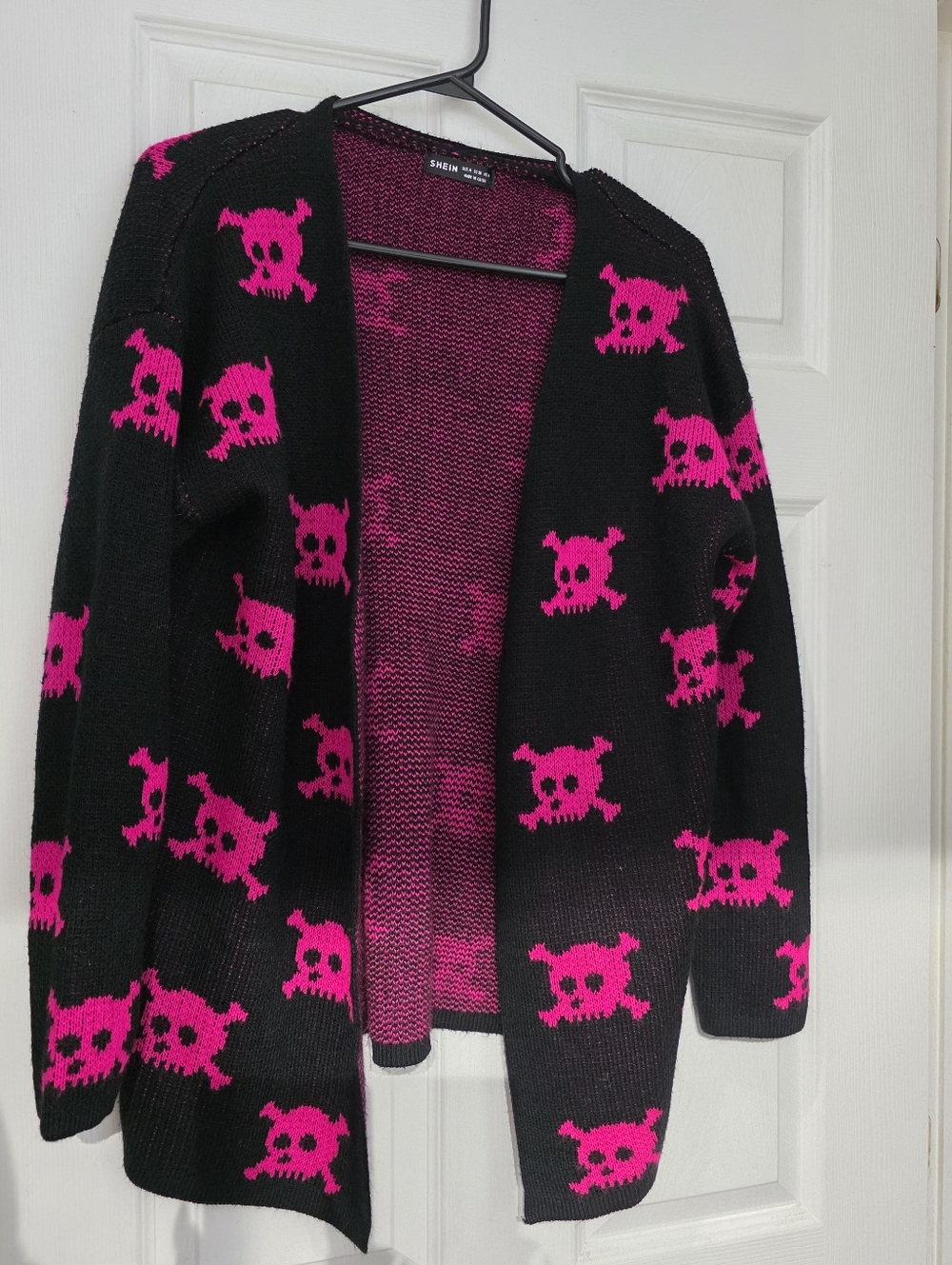 SHEIN Pink Skull & Crossbones Oversized Cardigan - Black & Neon Pink - Size M